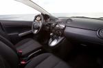 Mazda2 2010 года
